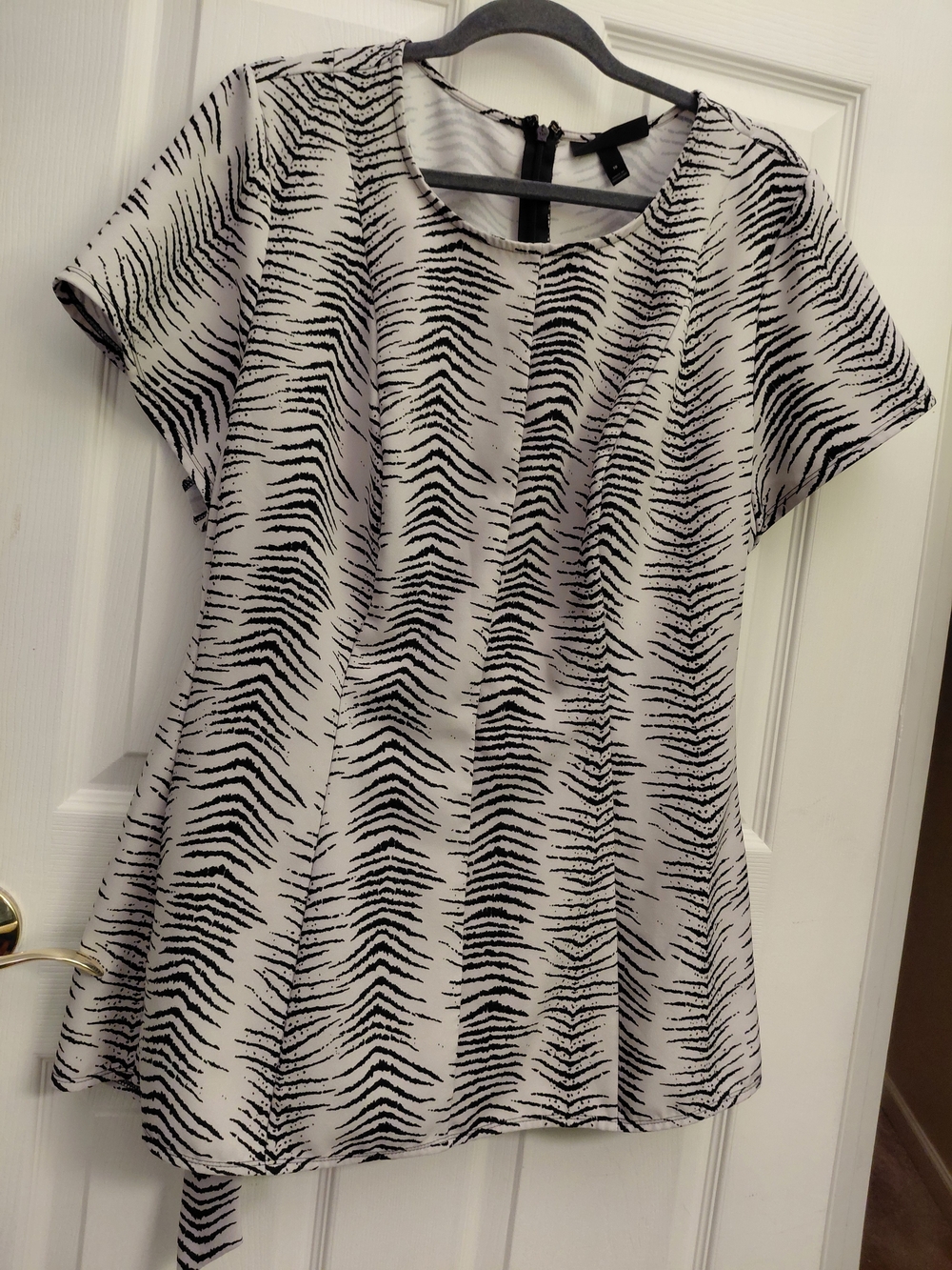 Lane Bryant Black and White Short Sleeve Zebra-Print Tunic Size 18